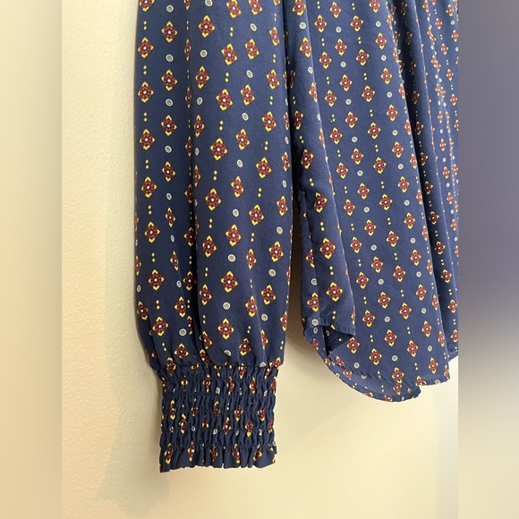 a love a 100% Silk Long Sleeve Button Down Blouse in Navy Size Medium - Picture 4 of 8